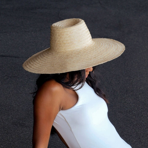 RIANNA Palm Straw Hats in Natural
